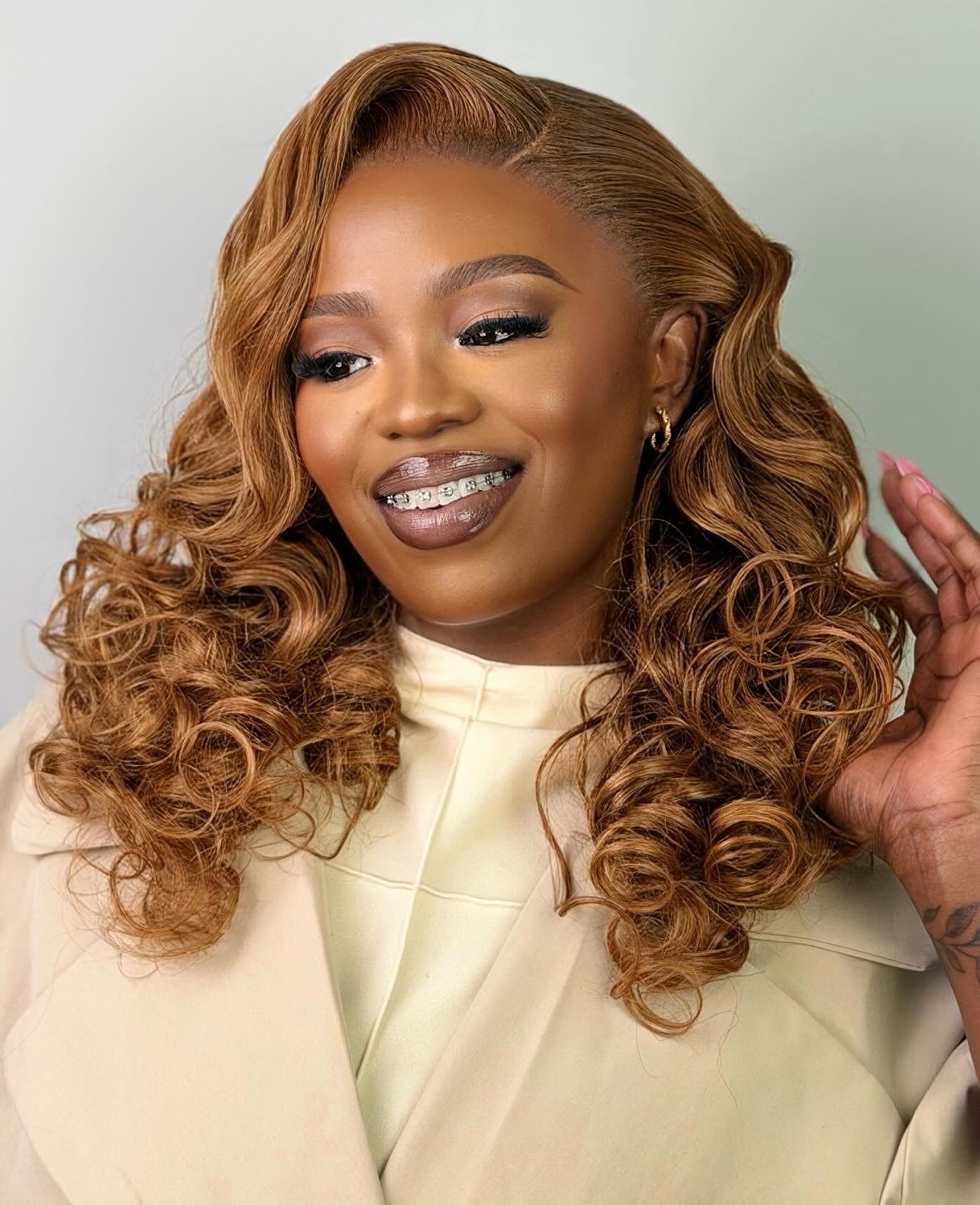 18 Inch Frontal Layered Bouncy Loose Wave Human Hair Wig